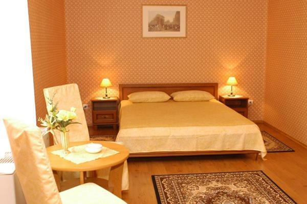 Peron Panzió Bed & Breakfast Debrecen Bagian luar foto